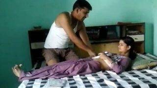 Pembantu India Nyusu Tetek Di Rumah, Bikin Makin Basah Dan Liar