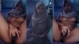 Skandal Mahasiswi Meruchan Berhijab Part 2 – Tubuh Mulusnya Bikin Muncrat Liur