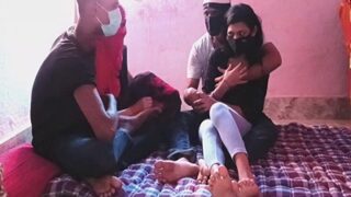 Video Pasangan Bangladesh Mesum: Dua Pasangan Kinky Main Bertiga, Ngewe Bareng, Bikin Makin Greget.