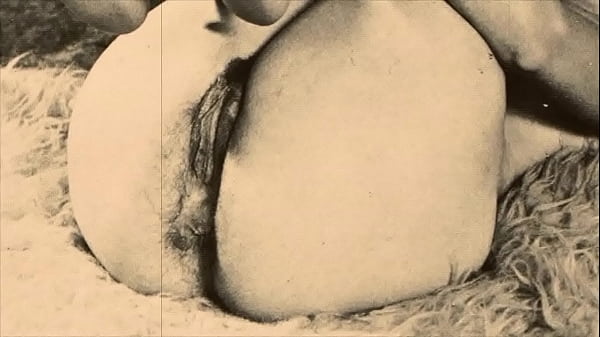 Kisah Rahasia Ibu-ibu Horny Vintage Yang Nungging Sendirian Di Rumah