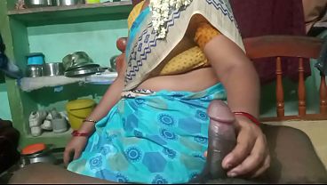 Anak Tiri India Sama Ibu Tiri Ngewe Di Kampung, Rekaman Sendiri Bikin Makin Panas.