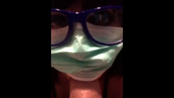 Beurette Ngangkang Di Rumah, Ngewe Maskeran Sambil Inget Virus Corona Covid-19 Karantina.