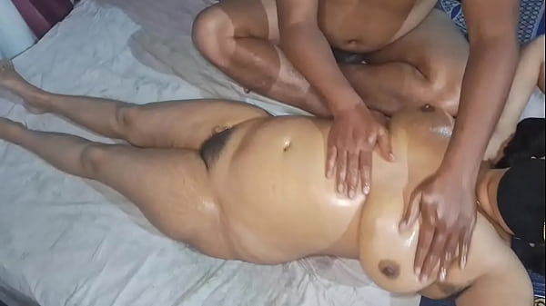 Desi Indian Bhabhi Telanjang Bulat Di Pijat Hot Sampe Crot