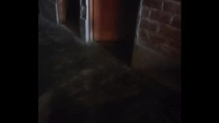 Ngentot Sama Ibu Muda Single, Dia Bukain Pintu Rumah Cuma Karena Duit.