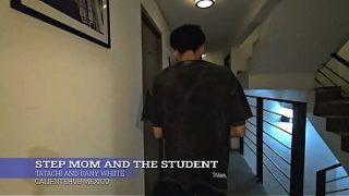 Ibu Tiri Lagi Nafsu Dan Si Murid Yang Bikin Basah.