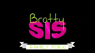 Gracie Gates & Brookie Blair Bilang Ke Stepbro, “kita Ngentot Bareng Dulu, Baru Ke Pantai, Biar Makin Basah”