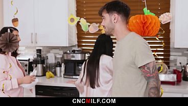 Ibu Tiri Baru Marica Akhirnya Ngerti Tradisi Bebas Pakai Keluarga, Siap Digilir Kapan Aja.