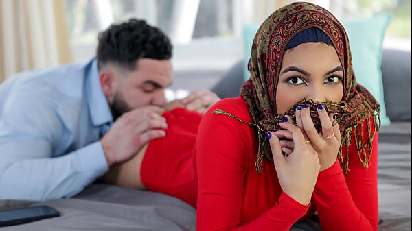 Ngentot Yuk, Ajarin Dulu Step-sis Hijabku Yang Polos Soal Seks Sebelum Dia Nikah, Biar Nggak Kaku Di Ranjang – Hijablust