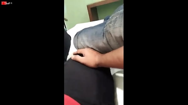Nonton Live Facebook Sambil Coli, Goyang-goyangin Kontol Sampe Muncrat.