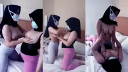 Dua Cewek Berjilbab Saling Remas Dan Mainin Tetek, Nafsu Panas Menggila.