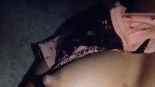Ngentot Sama Bibi Seksi, Bugil, Muncrat Sendiri, Mukanya Gak Keliatan