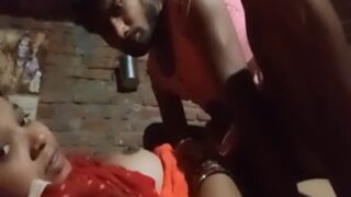 Pria Menikmati Malam Pertama Di Desa Dengan Istri Temannya, Desahan Panas Yang Mengguncang Ranjang Anyaman Bambu.