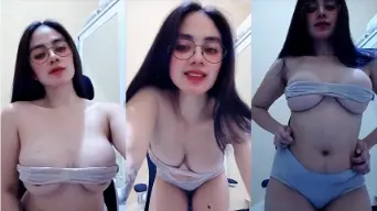 Tante Inem Pake Toge Montok Goyang Hot Di Live, Bikin Ngaceng Sampe Ngejus.