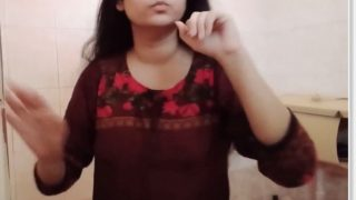 Tonton Video Klip Mandi Bugil Bhabhi Berambut Panjang Yang Bikin Nafsu Naik