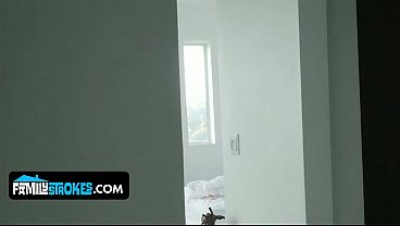 Daisy Stone Si Mbok Tiri Berambut Pirang Tebal Dikocok Habis Sampai Muncrat Sama Adik Tiri Yang Ngentot