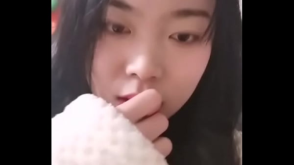 Goyangin Lidah Lo Di Tubuh Cewek Cina Manis Yang Bikin Ngaceng