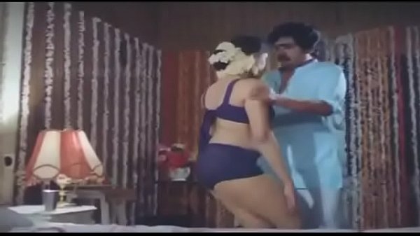 Gak Pakai Celana, Siap Digoyang Ala India Panas Bikin Makin Haus