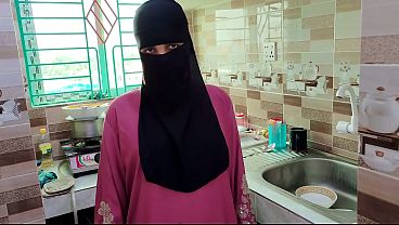 Selingkuhin Suami Orang, Entot Pembantu Jilbab Di Rumah Kosong, Ngentot Sengit Gaya Bangla.